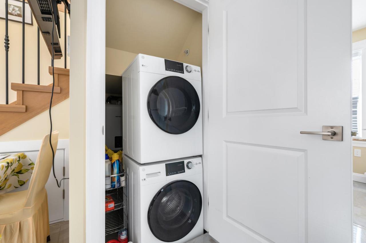 Three Bedrooms Brand New Laneway House Near Public Transit Ванкувер Экстерьер фото